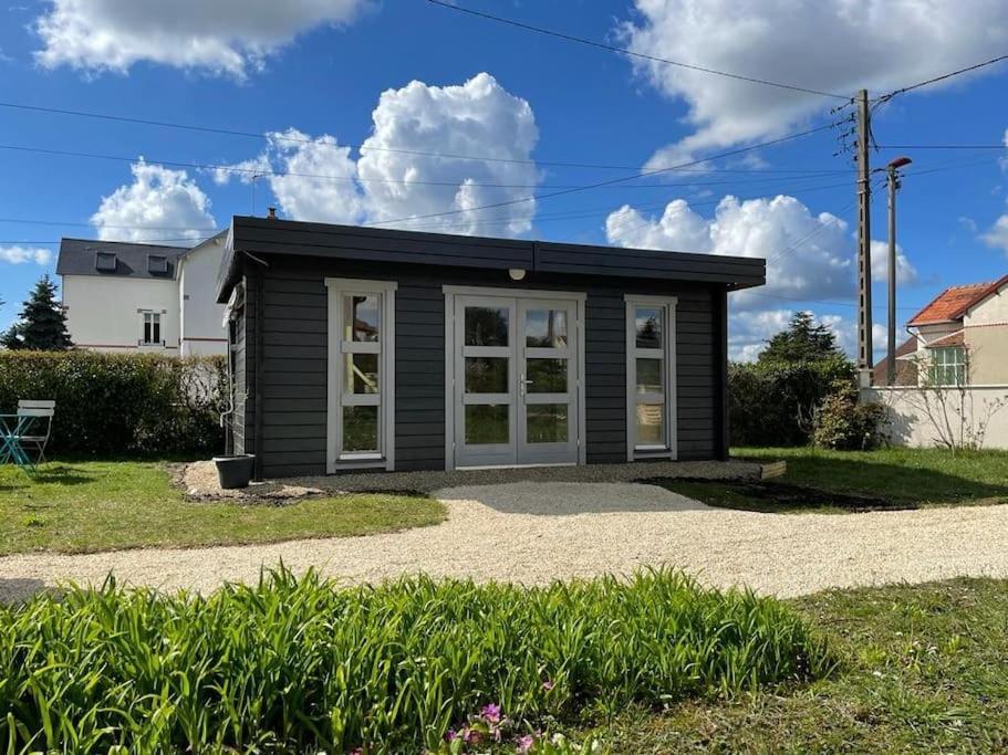 Tiny House Toute Equipee Avec Jardin Saint-Florent-sur-Cher Exterior photo